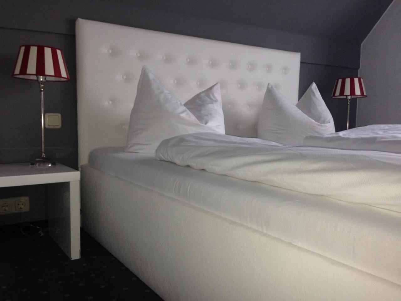 Arthotel Restaurant Pfeffermuehle Ingolstadt Exteriör bild