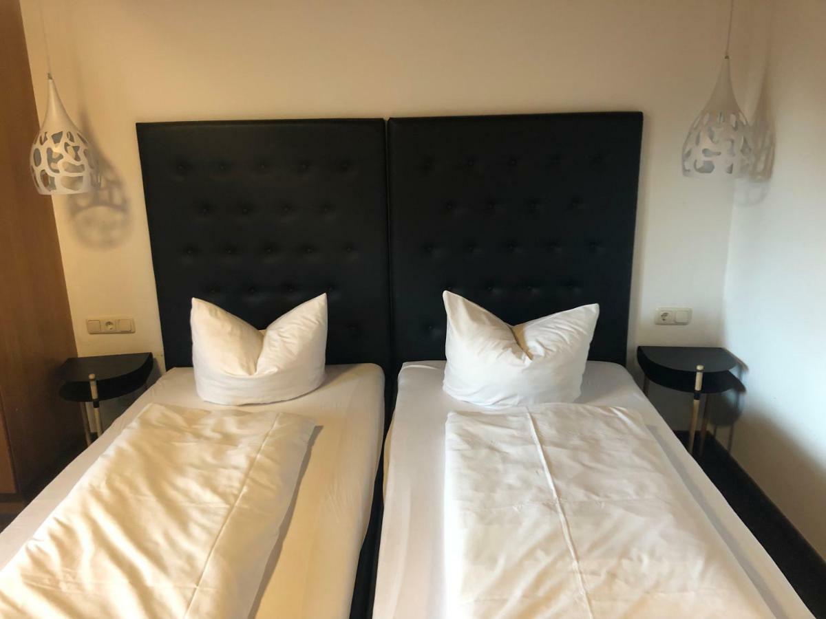 Arthotel Restaurant Pfeffermuehle Ingolstadt Exteriör bild